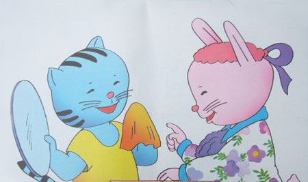 小花猫照镜子