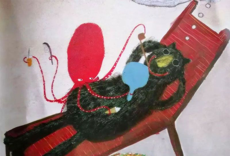 猫太噼哩噗噜在海里