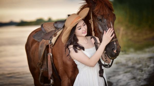 女帝陛下的绝色后宫「精彩小说」洛妙羽全集阅读