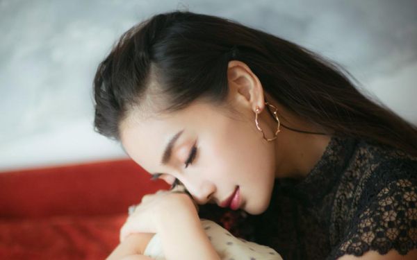 爆款小说战神回家看见女儿捡垃圾全文免费阅读