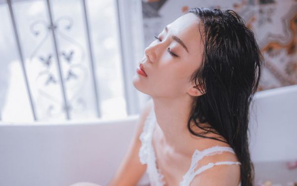 多人追的秦令怡穆墨然小说在哪里可以看,高甜小说秦令怡穆墨然免费阅读全章节