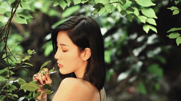 爆款小说明媚开局万亿败家资金:神豪她美又飒最新更新,明媚无广告免费阅读
