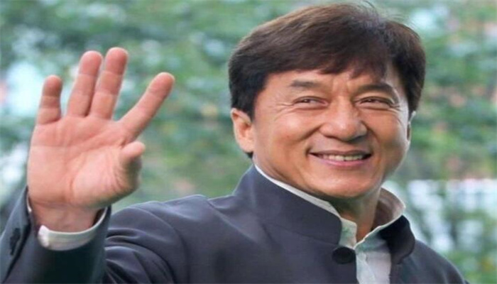 成龙为什么不承认小龙女，成龙的女儿小龙女现在怎么样了