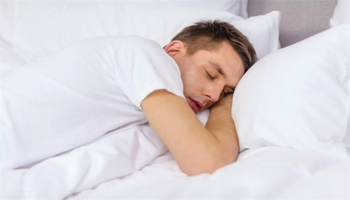 男生晨勃的年龄段，哪些因素会影响男性晨勃