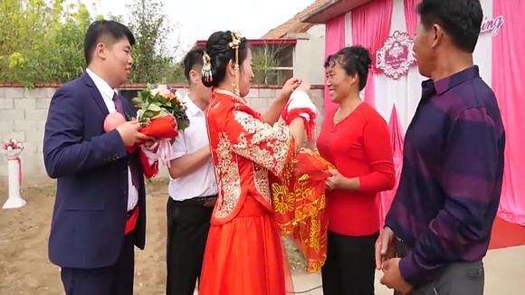 关于雪的婚礼主持词，婚礼主持人需要准备哪些台词