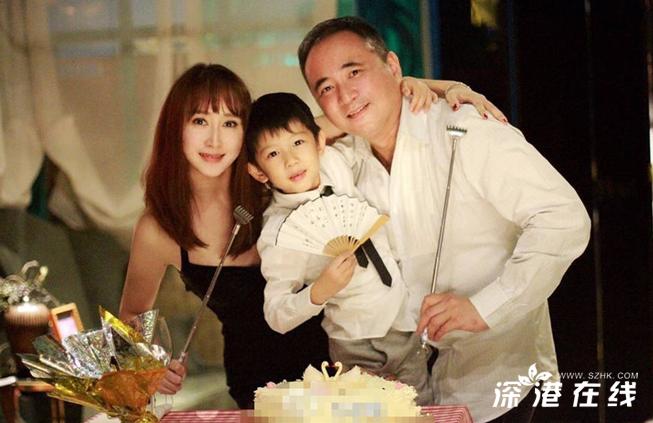 胡静庆祝结婚7周年 富豪老公罕见出镜