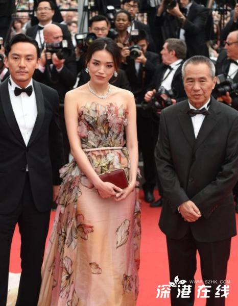 戛纳闭幕式《聂隐娘》剧组亮相 舒淇周韵争艳