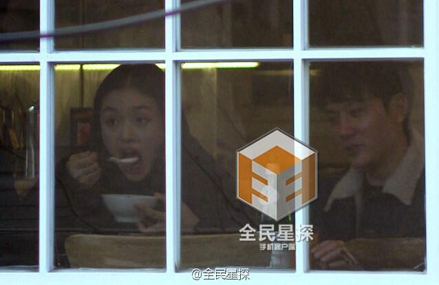 恋情坐实？冯绍峰与“美人鱼”林允同居被拍