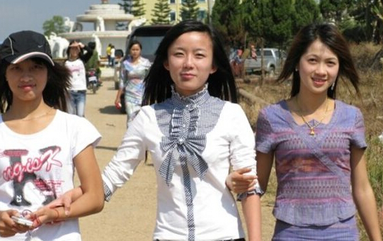 缅甸果敢赌场美女图片 缅甸果敢边境少女性感照