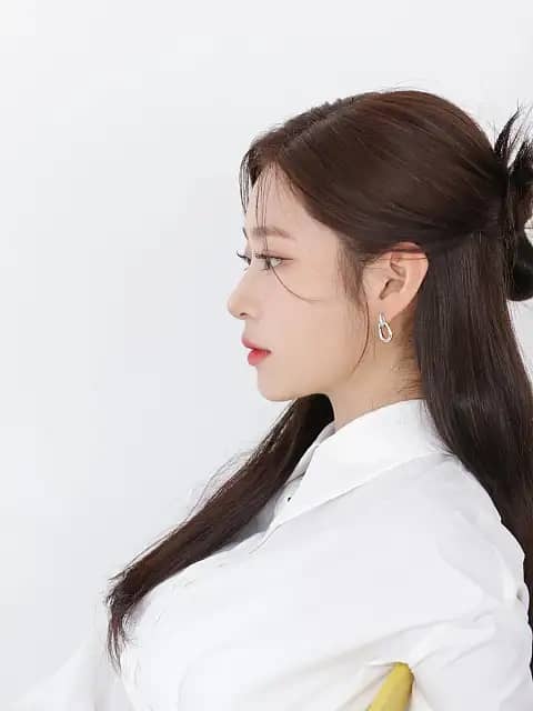 为何主角谢轻歌赵启沈遇白的故事成为《断联的心跳》追文现象的焦点?书迷对他的狂热支持有何深刻原因?